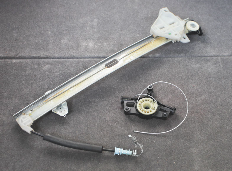 snapped cable Mazda CX-3 Window regulator
